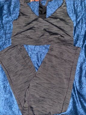 TEK GEAR Black and White Striped Sports Bra and Leggings Set